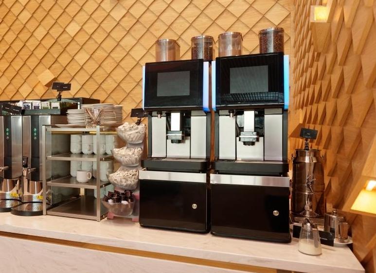 Cappuccino & Specialty Beverage Mixes for Bean-to-Cup Machines: What to Know Before You Choose a Supplier